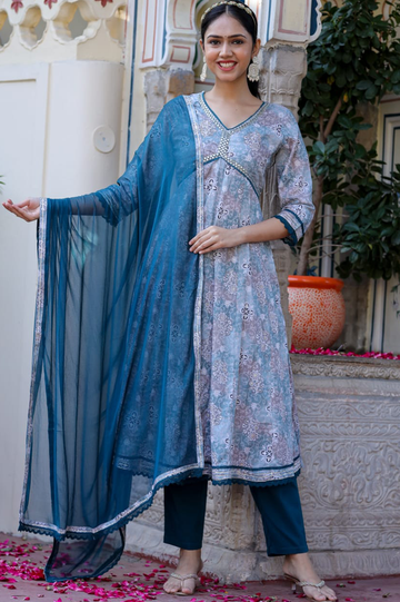 Green Color Pure Mul-Mul Kurta with Pant and Dupatta